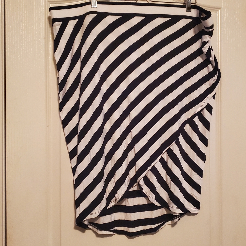 Ava and Viv Striped skirt